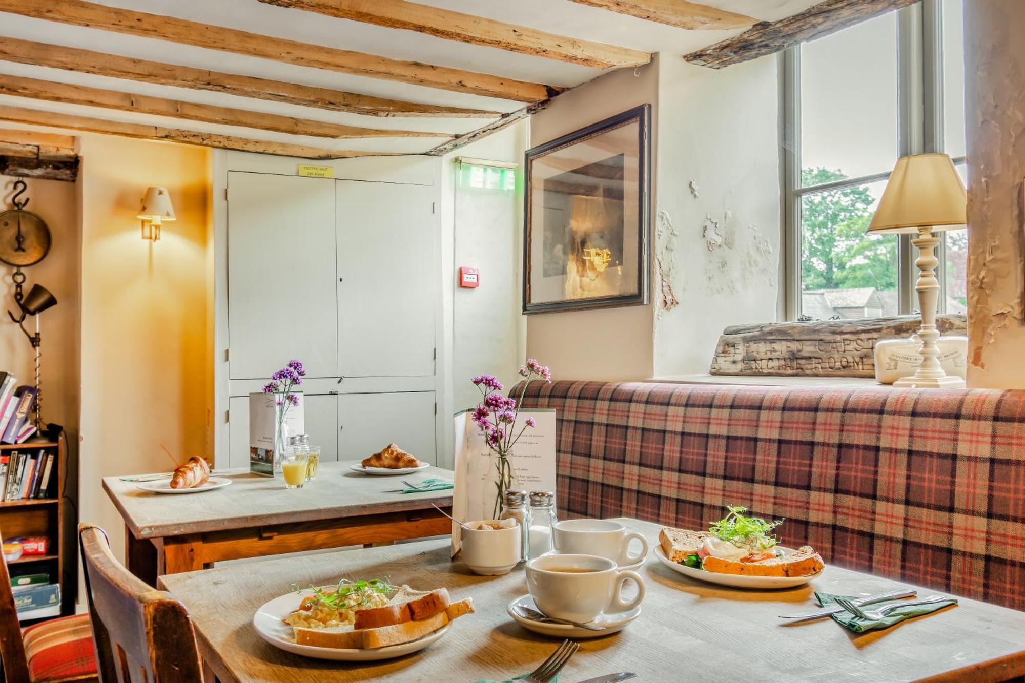 Tiger Inn - Grace Eastdean 外观 照片
