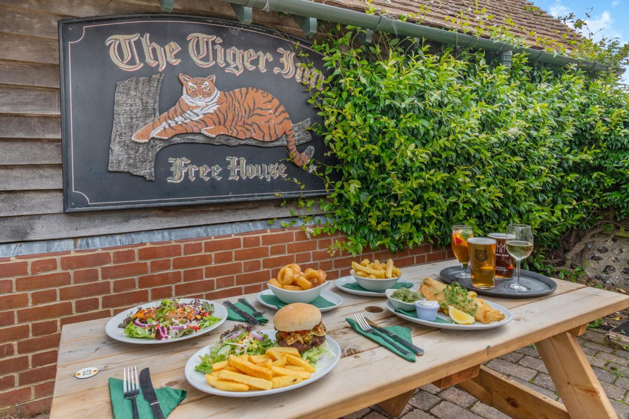 Tiger Inn - Grace Eastdean 外观 照片